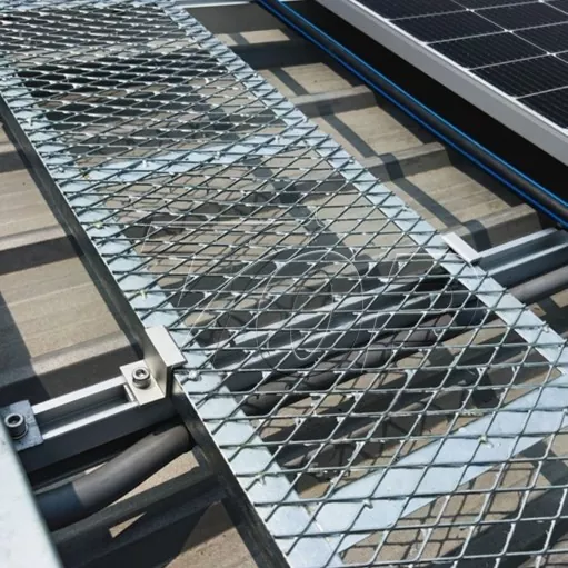 Pasarela solară pe acoperiș
